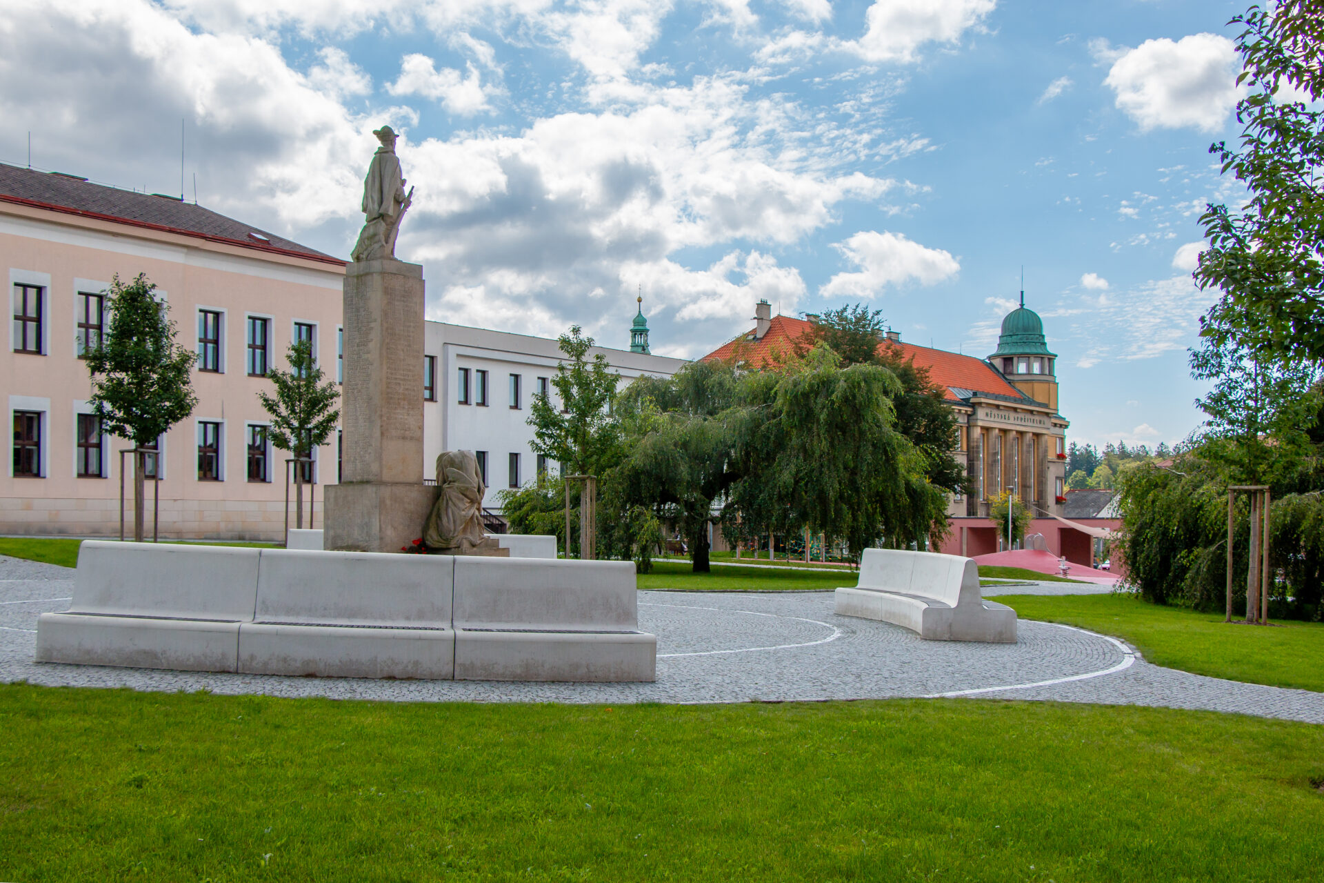 Červený Kostelec